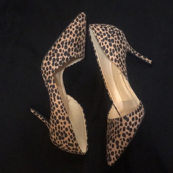 Old Navy Shoes - Animal print pumps!! (NEVER WORN)